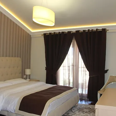 Alfa Hotel *